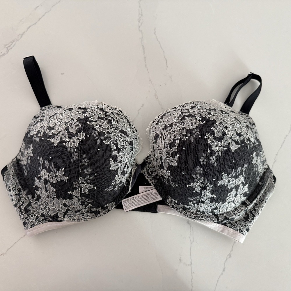 Victoria's Secret Dream Angels Pigeonnant Push Up Bra Lace Rhinestones 36DD